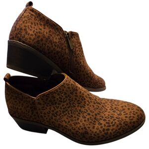 Leopard Print Ankle Boots By Eva & Zoe - Preowned Good Condition Size 9 Womens